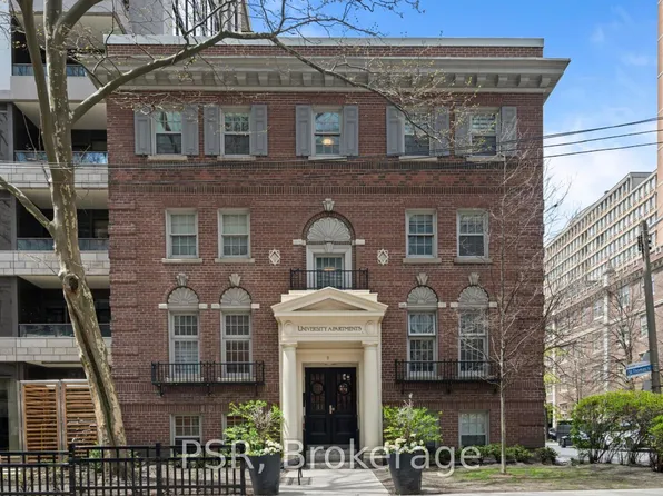 8 Saint Thomas St #45, Toronto, ON M5S 2B8