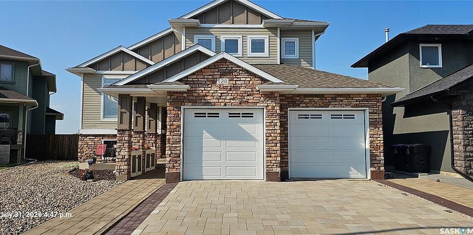 1st image of 128 Kinsmen CRESCENT