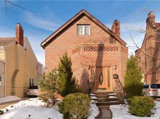 7135 Harrow St, Forest Hills, NY 11375
