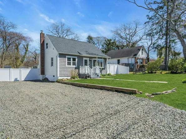 133 Lakeview Drive, Mastic Beach, NY 11951