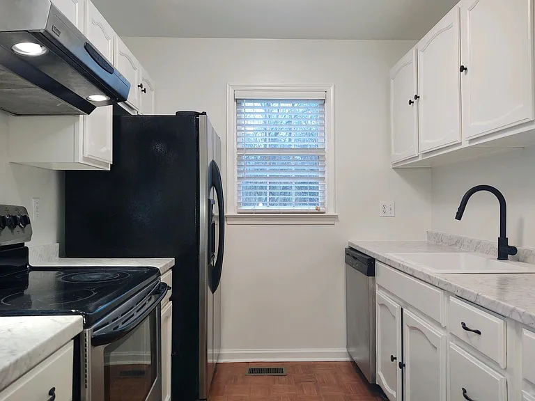 125 Plantation Rd — Photo 17