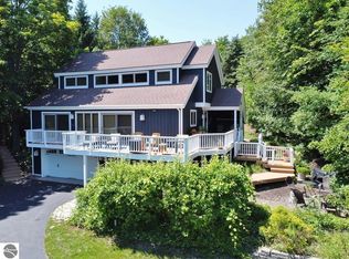 1758 S Cherry Blossom Ln, Suttons Bay, MI