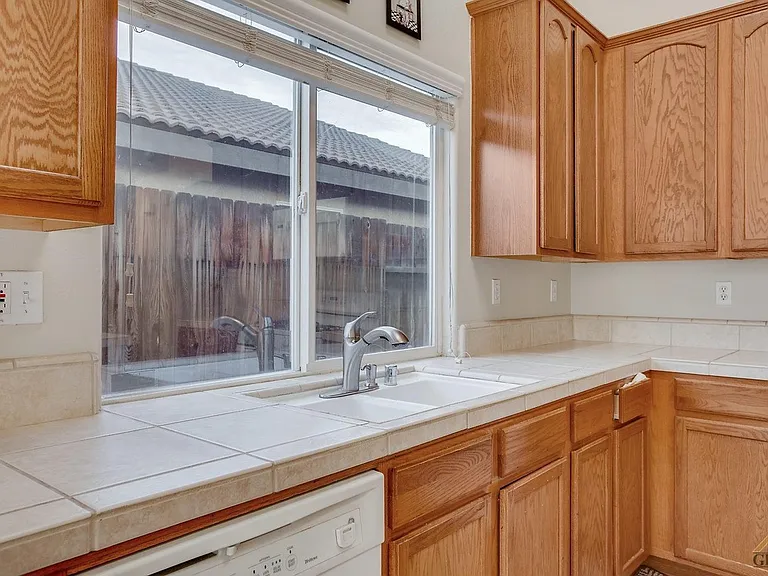 11705 Stellar Ave — Photo 6