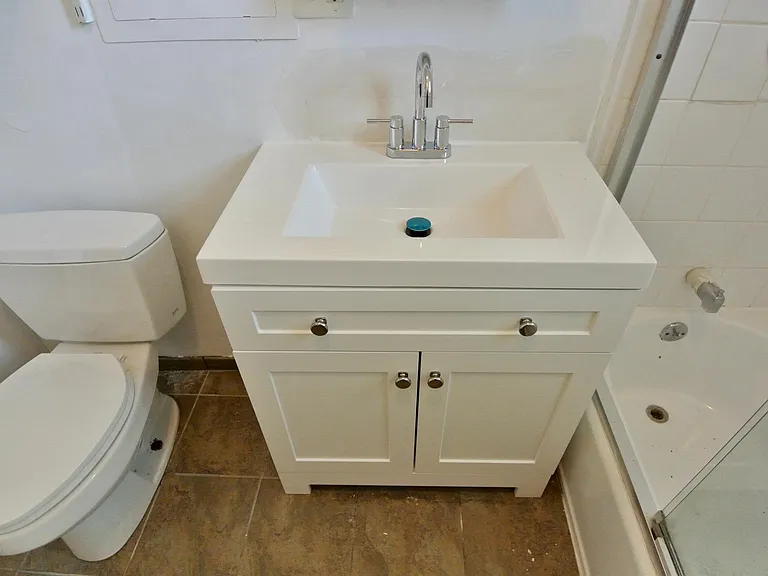 3801 N Lakewood Ave #GDN — Photo 10