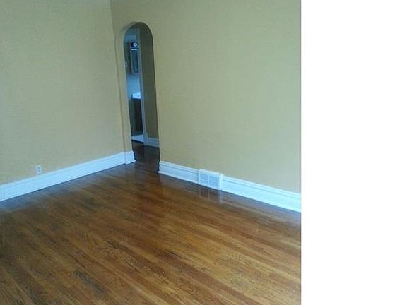 4th image of 9222 S Saginaw Ave
