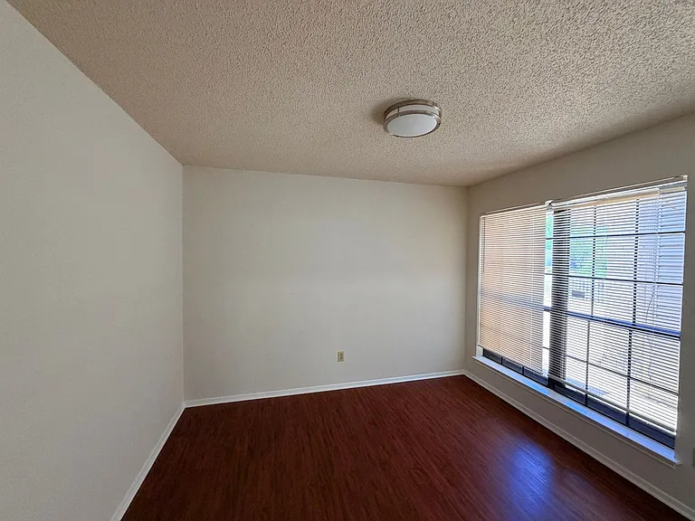 2013 James Pl — Photo 15