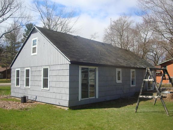 4th image of 1351 W 32nd St