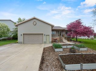 850 Merri Hill Dr, Oregon, WI 53575