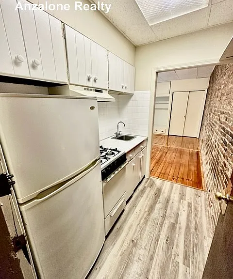 23 Sheafe St #4R — Photo 5