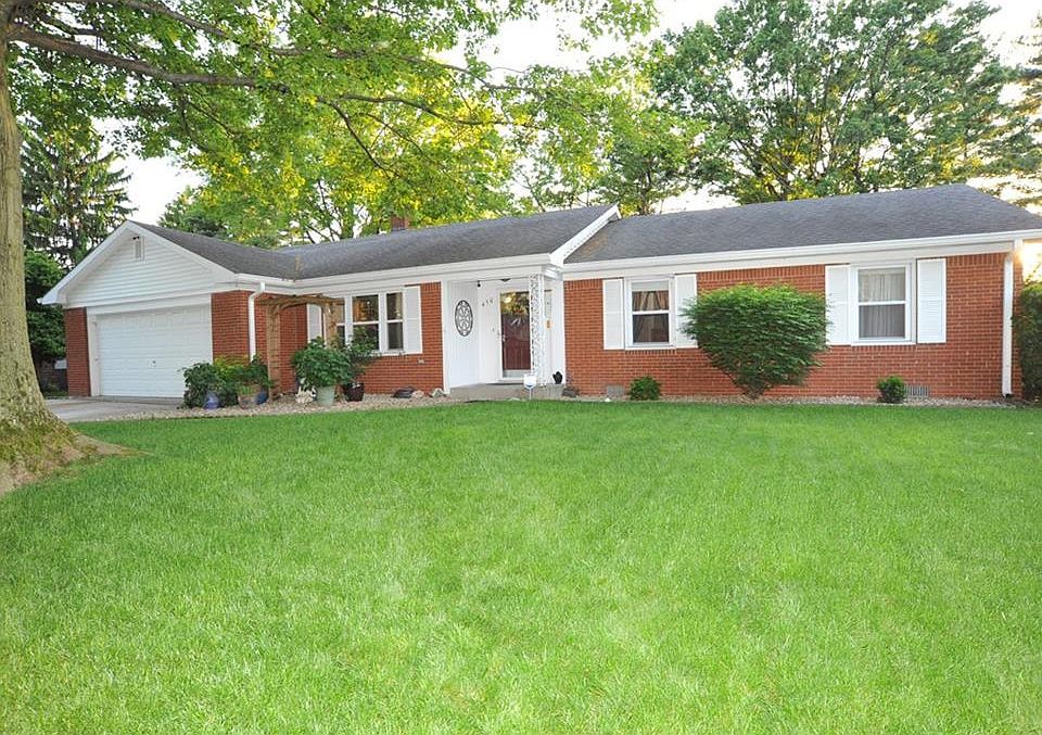 1st image of 450 Ashford Ct