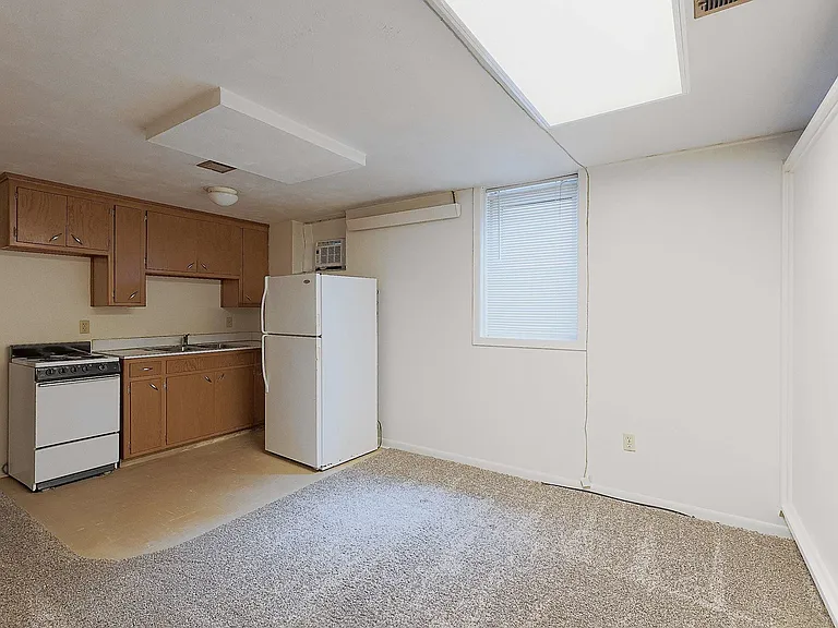 1731 E St #11 — Photo 8