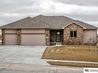 18241 Northern Hills Dr, Bennington, NE 68007