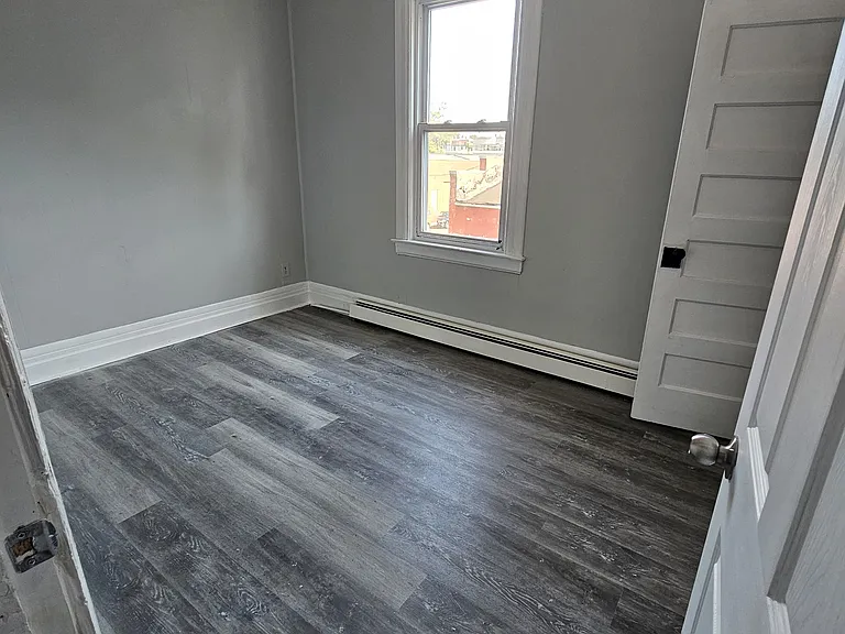 592 S 20th St #2 — Photo 5