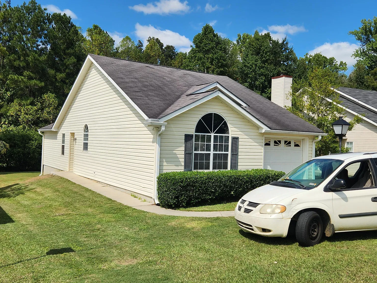 3 bed, 1163 sqft, $1,500 — Photo 2