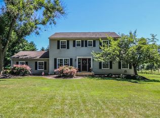 7 Meadowlark Ct, Flemington, NJ 08822