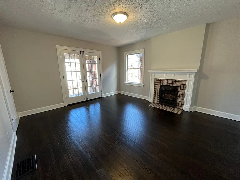 465 E Hudson St #A — Photo 2