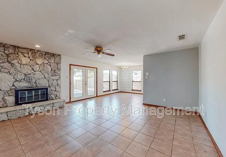 7305 Mayflower Rd NE — Photo 5