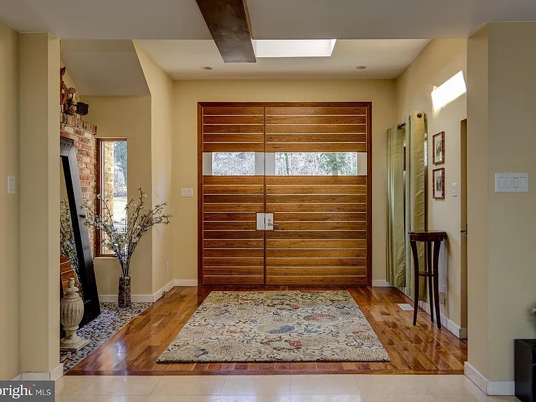 1127 Winding Dr — Photo 6
