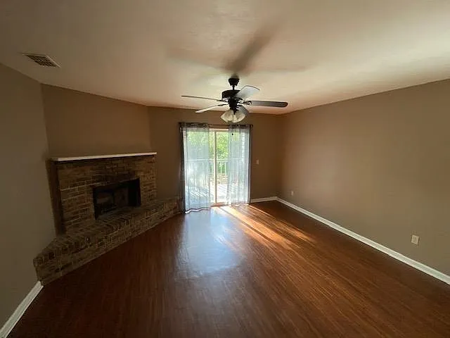 5453 Sombra Del Lago Dr #B — Photo 2
