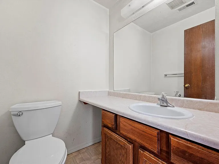 718 W 1720 N #222 — Photo 13