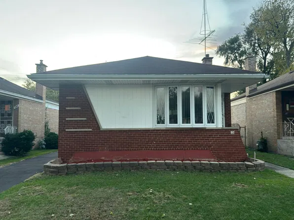 154 Rice Ave, Bellwood, IL 60104