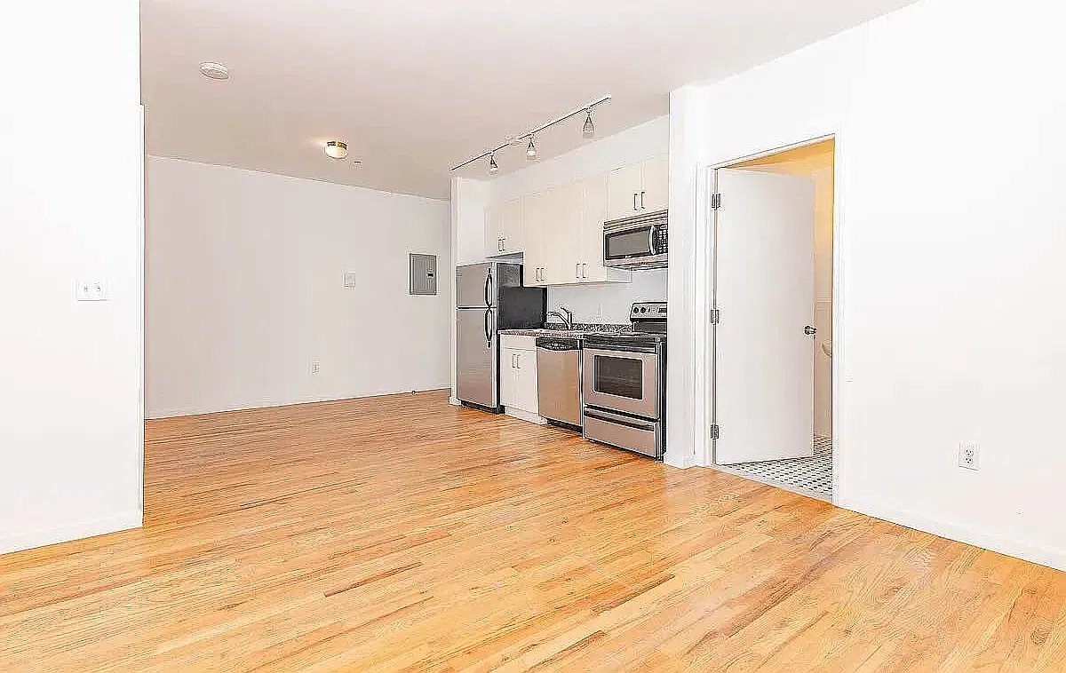 324 Melrose Street — Photo 1