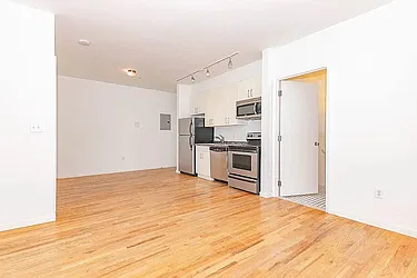 324 Melrose Street, #3A