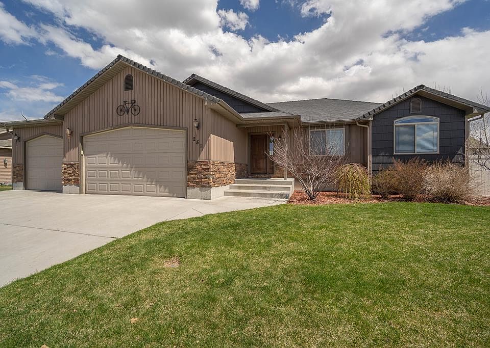 1st image of 251 Polo Dr