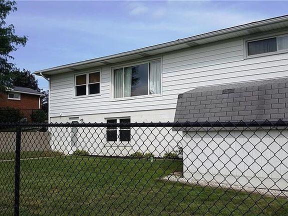 3rd image of 1217 Scenic Dr