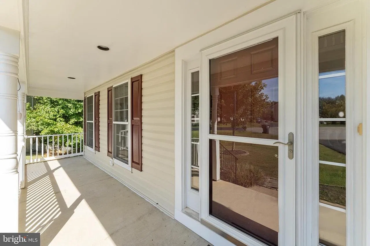 5 bed, 3.5 bath, 3300 sqft, $3,650 — Photo 1