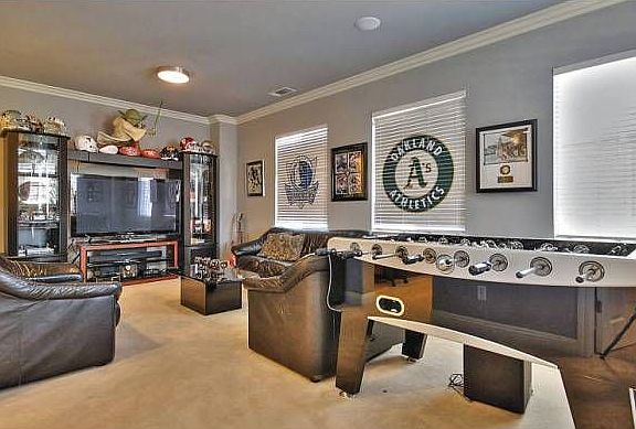 Upstairs Bonus room