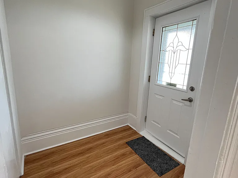 432 Charlotte St — Photo 2