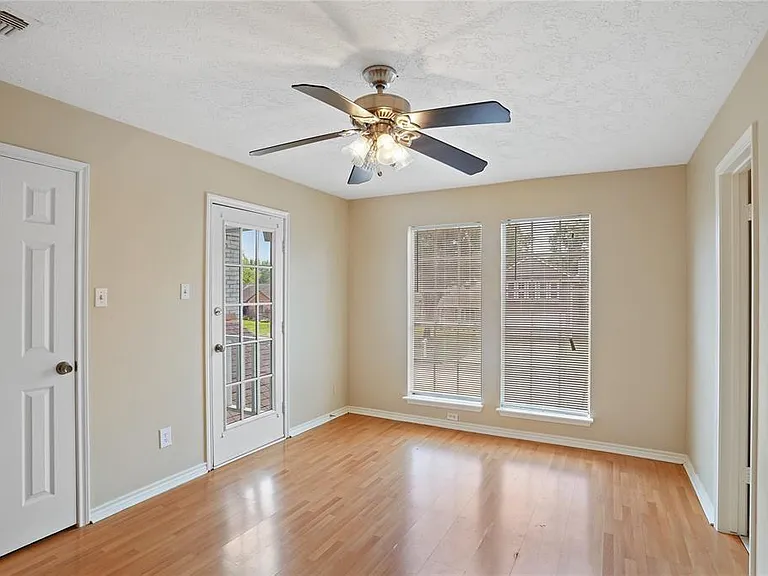 10518 Linecamp Dr — Photo 11