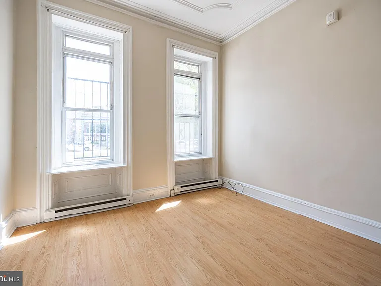 1933 Spring Garden St #1F — Photo 4