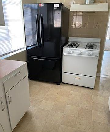 5th image of 4011 La Luz Ave