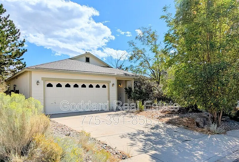 4 bed, 2.0 bath, 1877 sqft, $2,950 — Photo 3