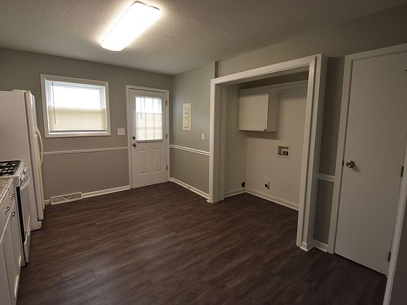 4th image of 931-935 W 6th St #6-931