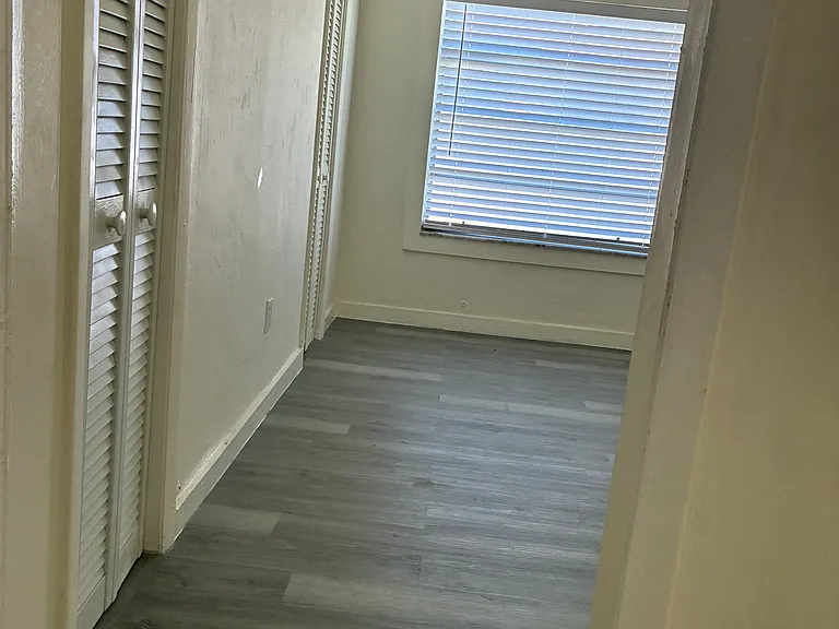 3118 SW 22nd Ter — Photo 14