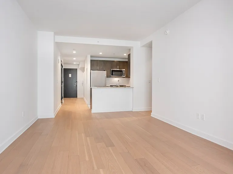 21 W End Ave #1624 — Photo 1