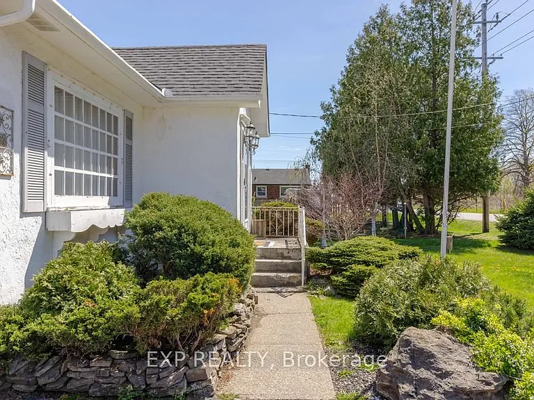 412 S Pelham Rd — Photo 3