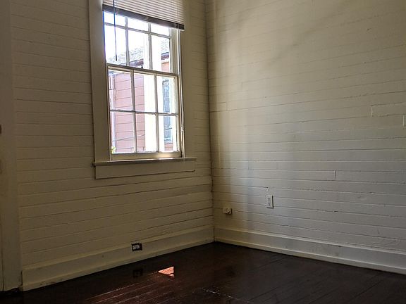 3rd image of 1204 Napoleon Ave #B