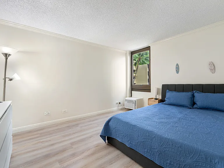 521 Hahaione St #2/2L — Photo 3
