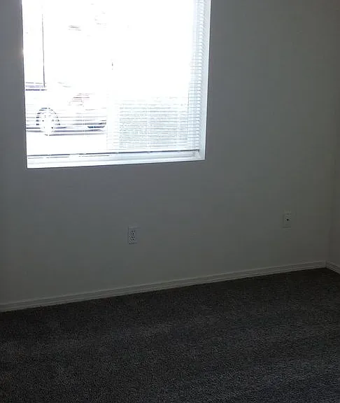 Vessey Park Apartments — Photo 40