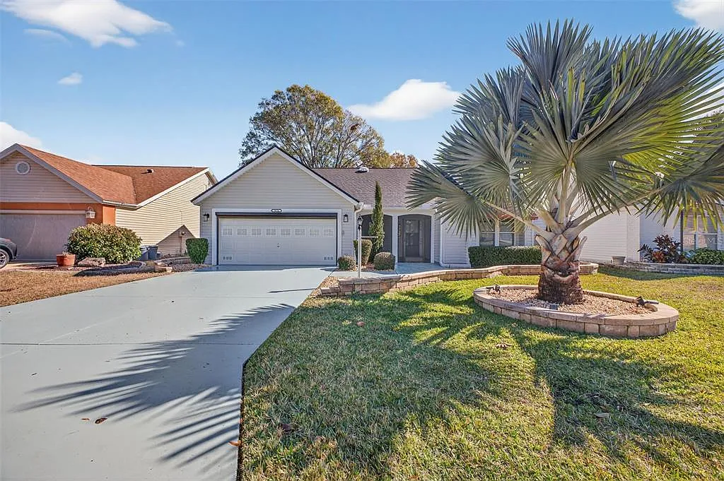 3 bed, 2.0 bath, 1730 sqft, $3,000 — Photo 1