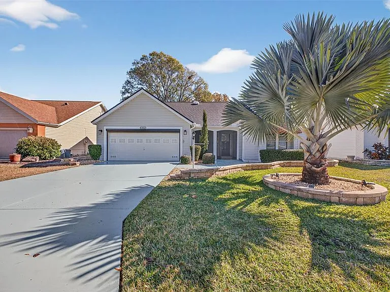 411 Del Mar Dr — Photo 1