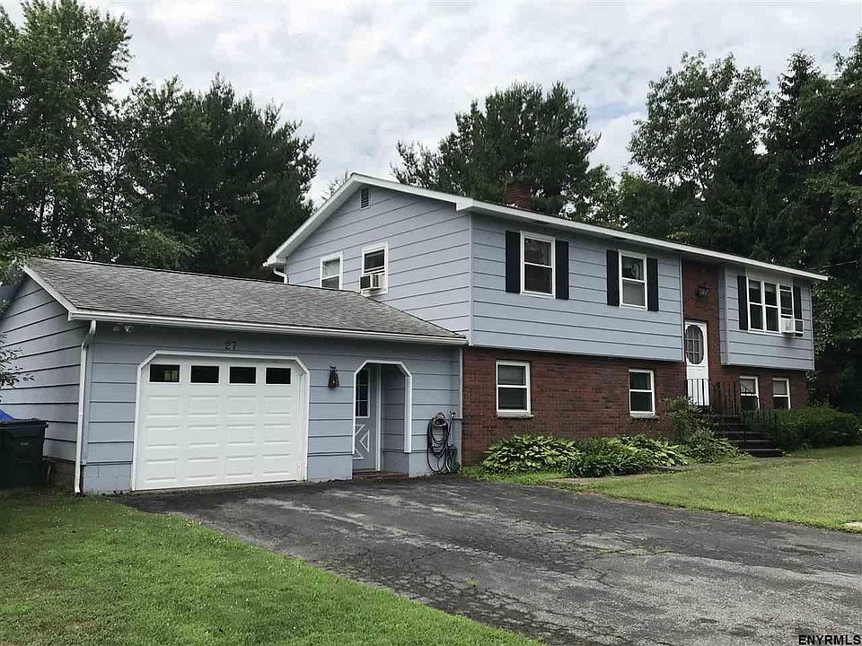 1st image of 27 Clinton Ct