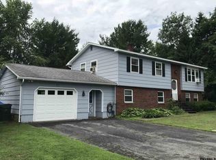 27 Clinton Ct, Stillwater, NY 12170