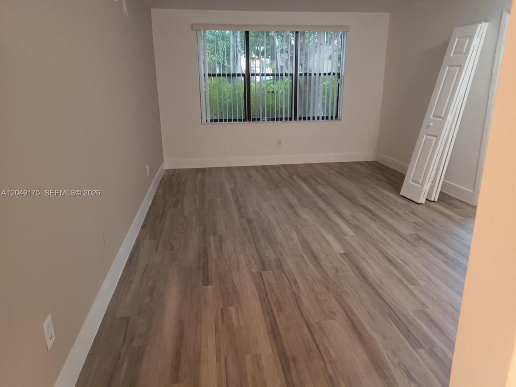 4401 W McNab Rd APT 24, photo 4