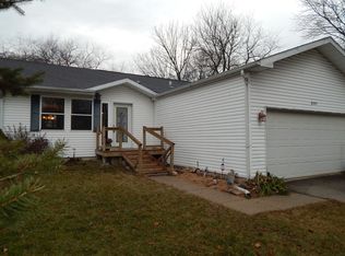 4105 Hickory Ter, Crystal Lake, IL 60014