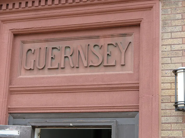 Guernsey Red Door Living — Photo 13